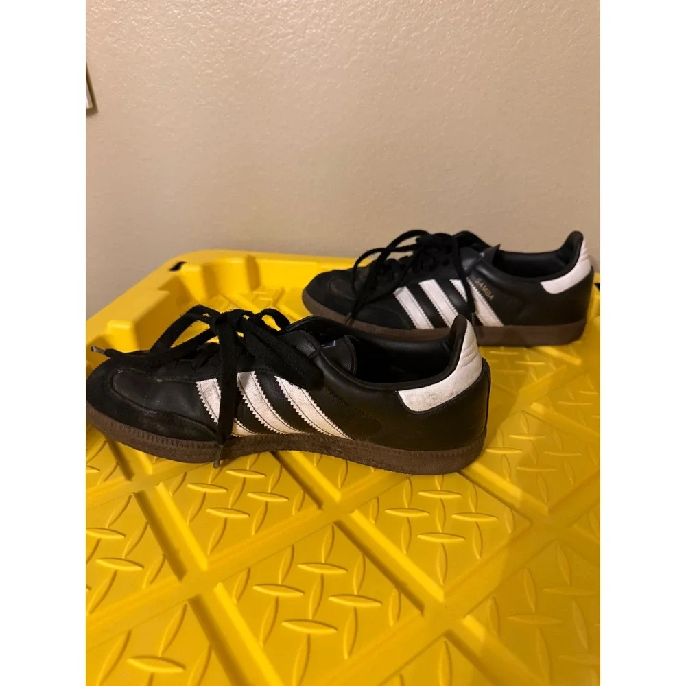 Adidas Samba OG Black White Gum Sole Leather Sneakers B75807 Mens 7.5 Women 8.5